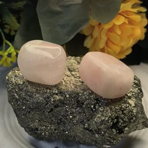 🌸💗 Rose Quartz Tumble Stone-Stone of Unconditional Love-Stone of Love, Compassion & Emotional Healing - Image 3